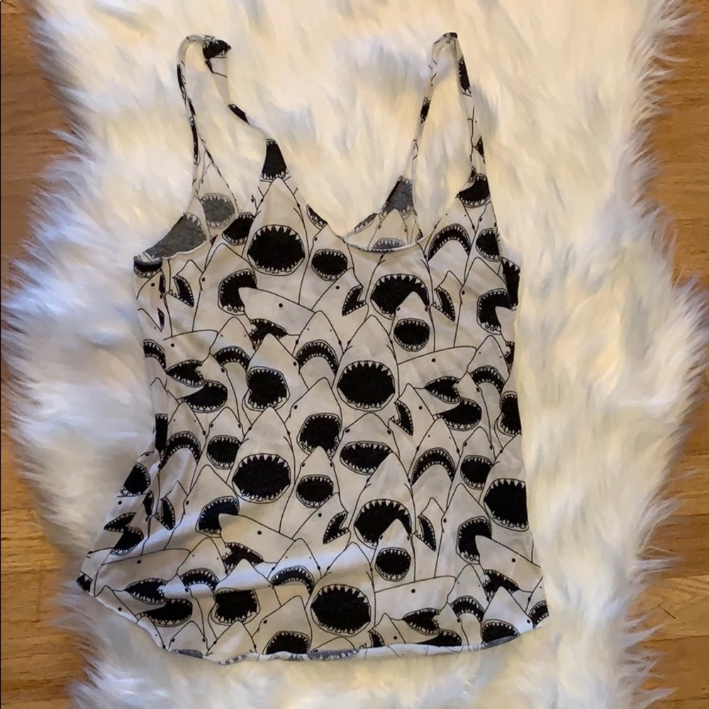 Urban Outfitters Shark Tank, Small